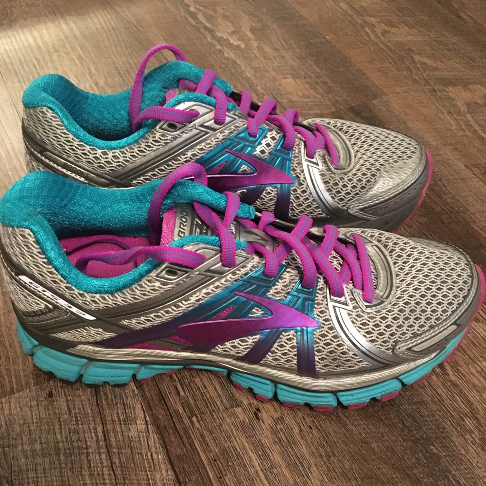 Brooks Adrenaline Size 7.5 Women’s Running Shoe
